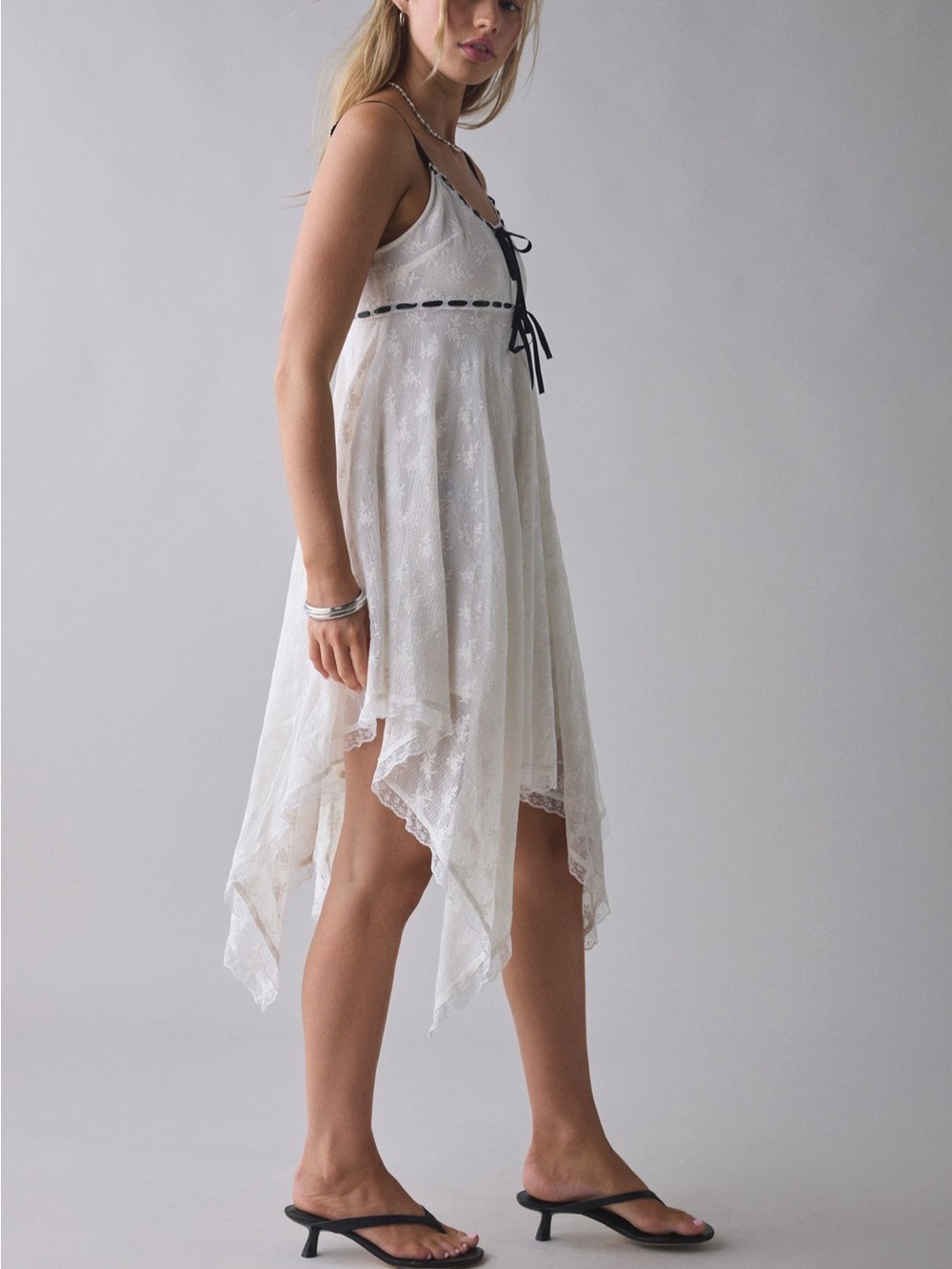 Kimchi Blue Hartley Lace Dress - Picture 4 of 6